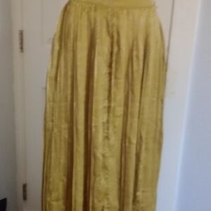 Neon Rose Elegant Gold Women's Skirt